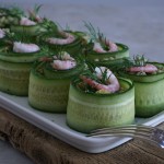 Gröna Räkrullar på ett serveringsfat, goda och enkla att göra